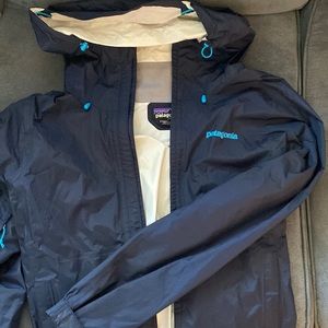 Patagonia lightweight rain jacket